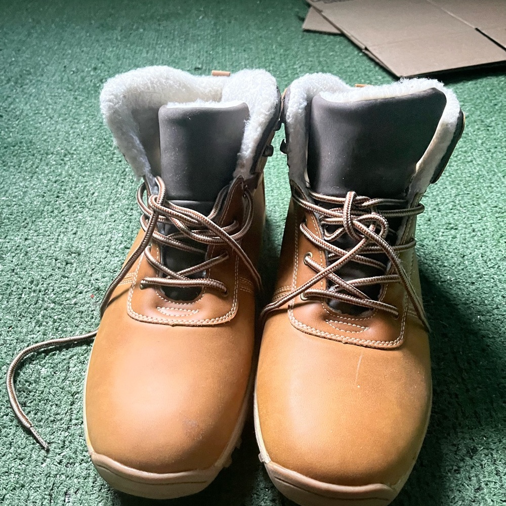 Tan Winter Boots with Fur Lining